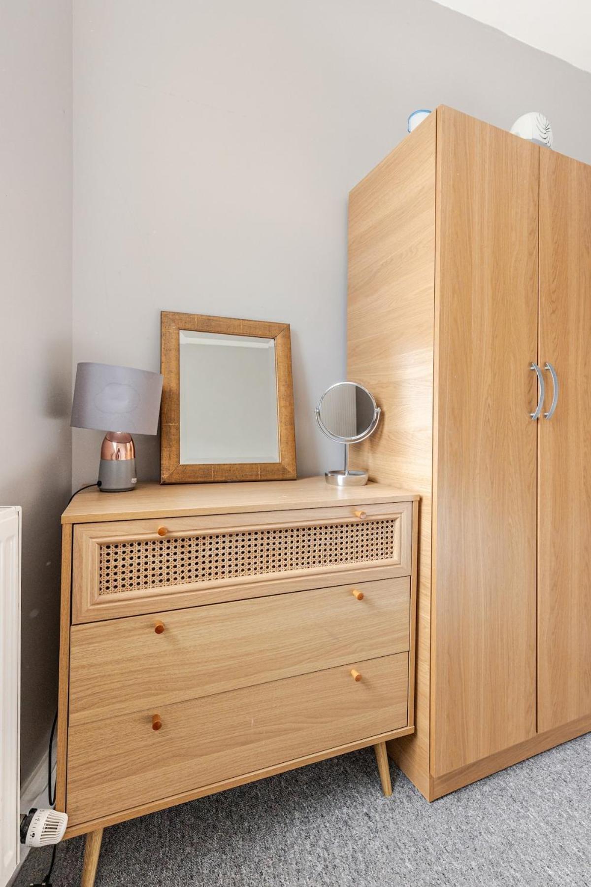 Spacious 2 Bed 2 Bath Apartment With Free Parking For 2 Cars And Underground Station Zone 2 For Quick Access To Central London Up To 10 Guests Exterior foto